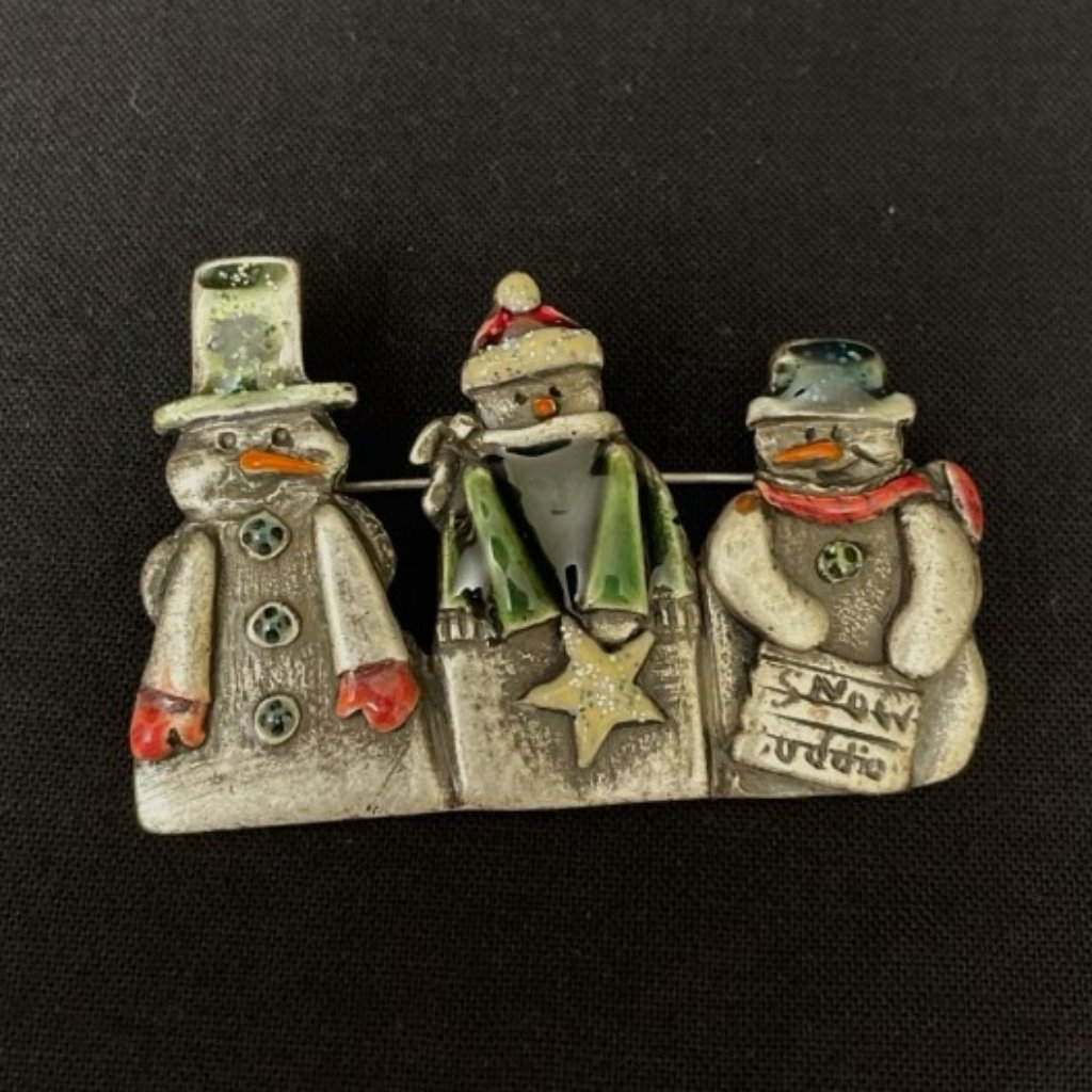 Vtg Otc 3 Snowmen Brooch Pin Silver Toned Metal W/ Green & Red Enamel